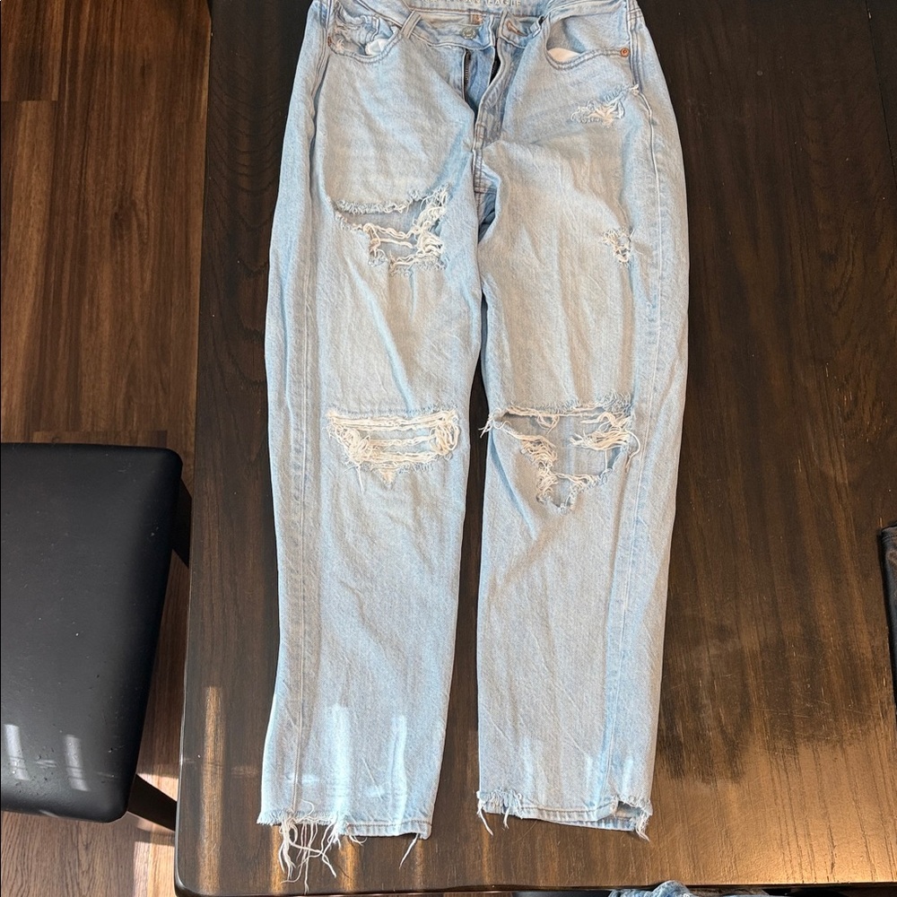 American Eagle mom jeans Size 6 Regular